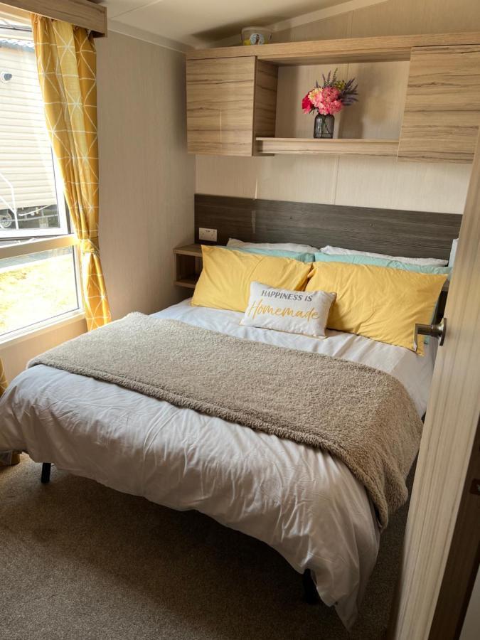 Beautiful Caravan In Trecco Bay! 74 Sycomore Bridgend  Zewnętrze zdjęcie