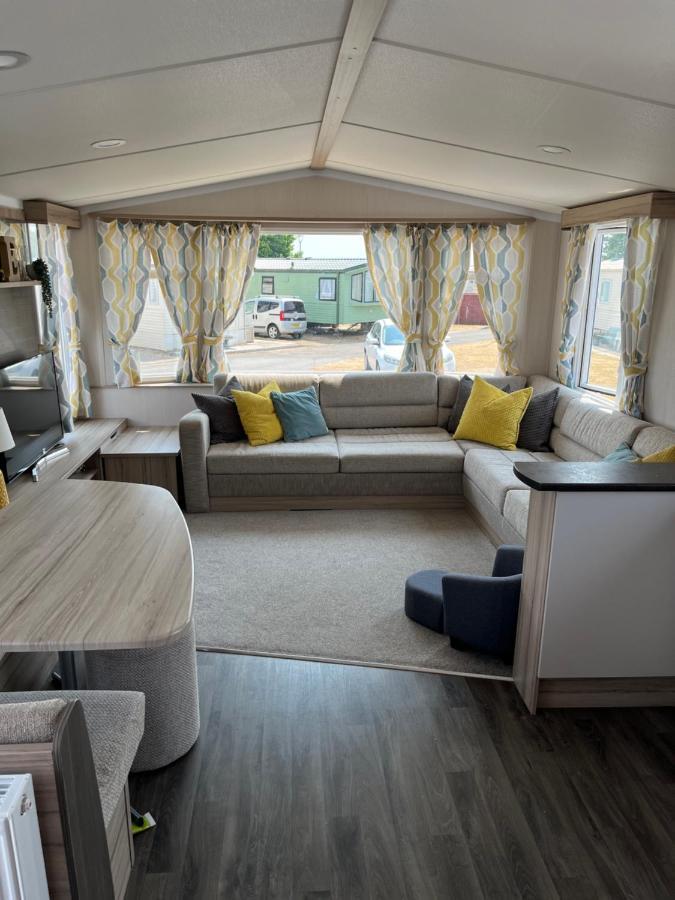 Beautiful Caravan In Trecco Bay! 74 Sycomore Bridgend  Zewnętrze zdjęcie